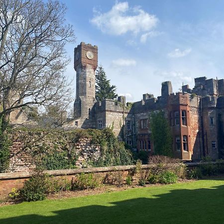 Ruthin Castle Hotel And Spa Exteriör bild